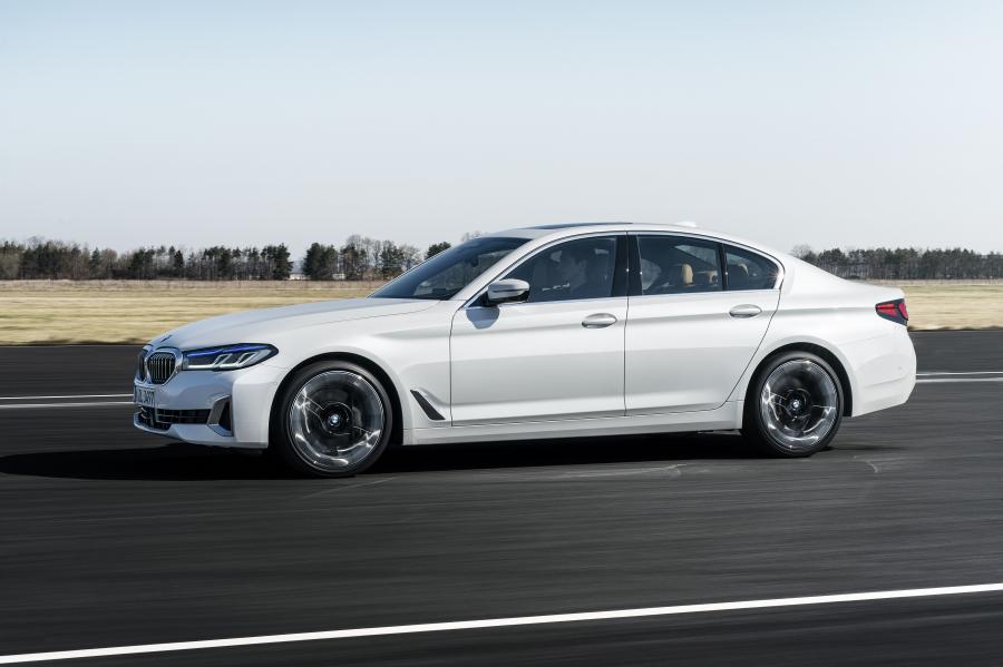  BMW 540i Luxury Line (G30) 2020 года  (WW) (фото 3 из 29)